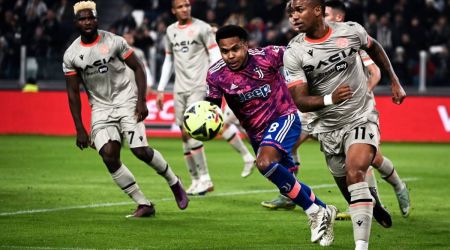 Udinese's Walace, right, fights for the ball with Juventus' Weston McKennie during the Italian Serie A soccer match between Juventus and Udinese, at the Juventus stadium in Turin, Italy, Saturday Jan. 7, 2023 (Marco Alpozzi/LaPresse via AP)
