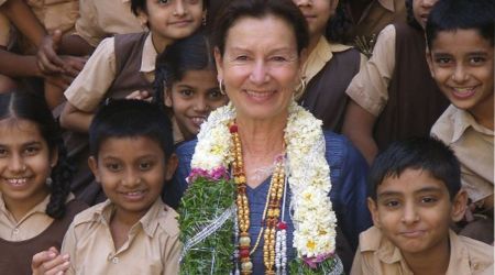  The actor alleged she is being held "hostage" in the house for the last three days.  (Source :  Twitter / 
IndywoodEntertainmentConsortium) 