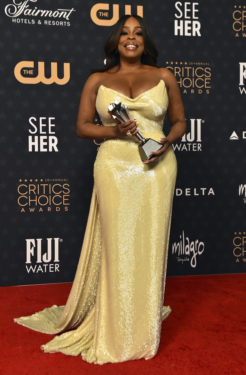 Kerry Washington Shines at Critics Choice Awards Red Carpet 2023 – Footwear  News