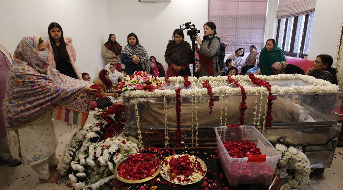 Former Bihar CM Rabri Devi pays tribute to Sharad Yadav in New Delhi, Friday. (Express Photo by Anil Sharma)