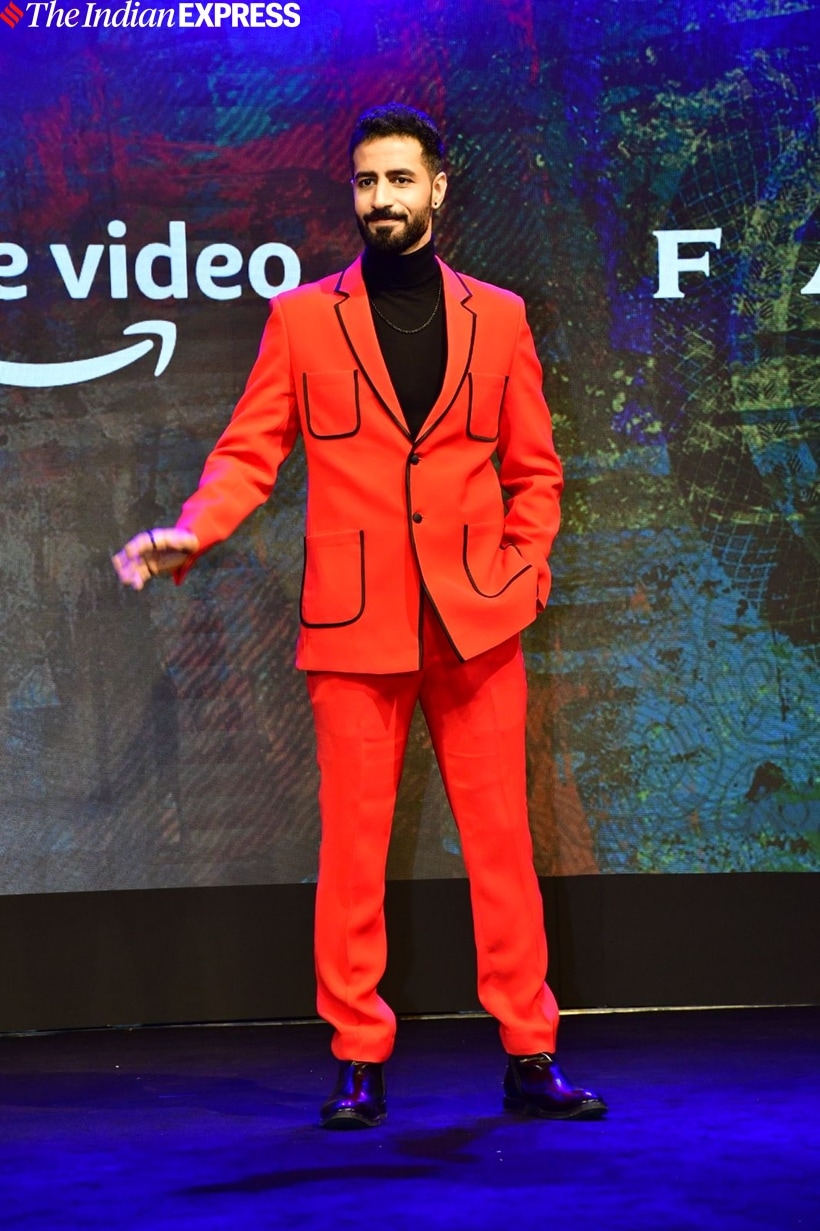 Shahid Kapoor’s Dashing Entry On A Bike For Farzi Trailer Launch ...