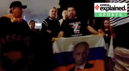 Srjdan djokovic with pro putin demonstrators