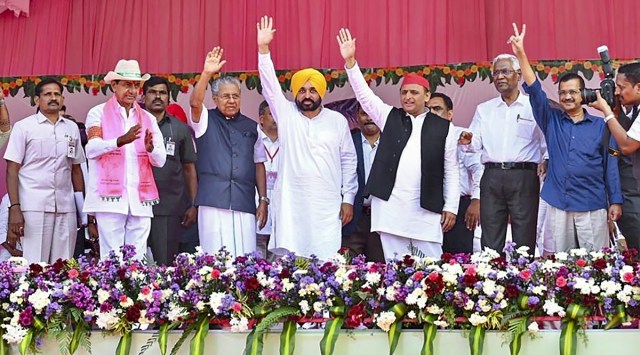 Telangana CM K Chandrashekar Rao, Kerala CM Pinarayi Vijayan, Punjab CM Bhagwant Mann, SP leader Akhilesh Yadav, CPI leader D Raja and Delhi CM Arvind Kejriwal at the BRS rally in Khammam on Wednesday. (PTI)