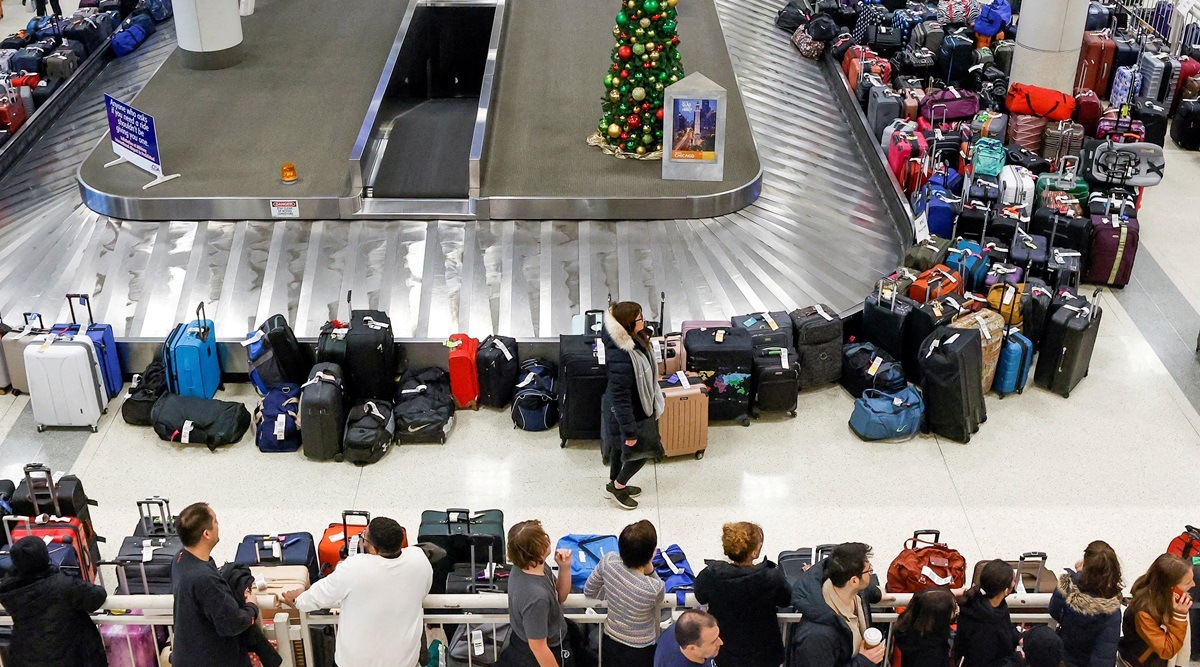 airport baggage claim counter