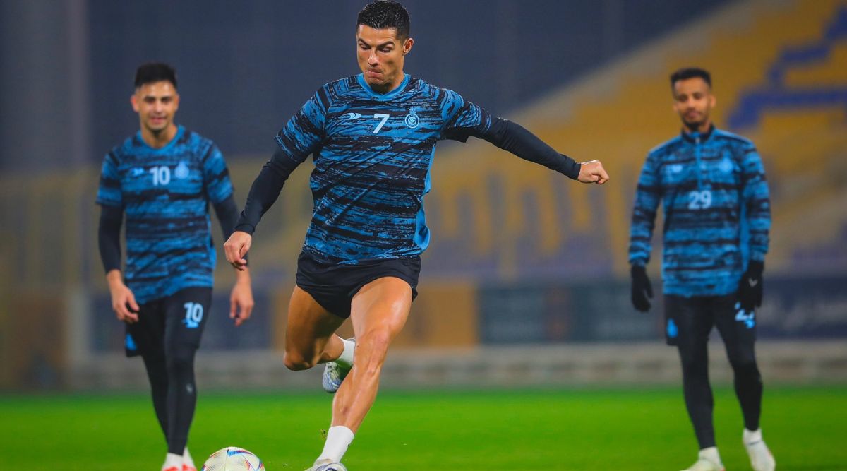 Al Nasr unveils the new home kit for its first football team