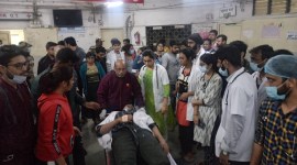 Patient stabs doctors, Maharashtra hospital stabbing, Yavatmal stabbing, Yavatmal district stabbing, Mumbai news, Maharashtra, Indian Express, current affairs