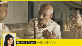Gandhi Godse Ek Yudh movie review