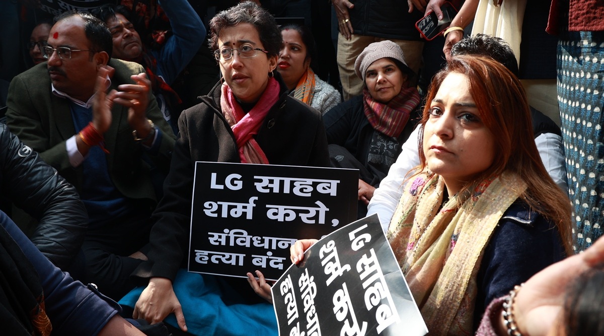 Aap Stages Protest Outside L G House Bjp Near Rajghat Delhi News Aap Stages Protest Outside L G House Bjp Near Rajghat Delhi News