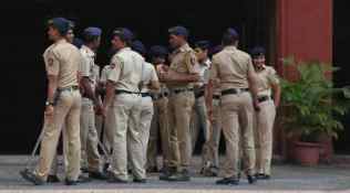Liquor smuggler drowns Bihar police constable who chased him