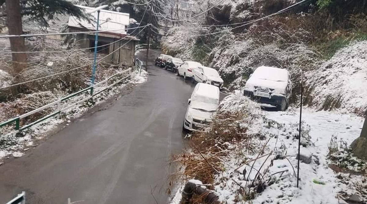 Shimla receives the muchawaited snowfall Chandigarh News The