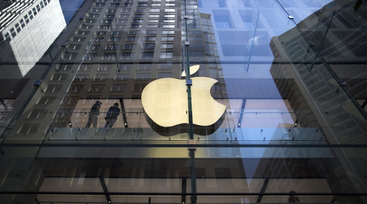 Apple sales drop 5.5%, reports worst holiday performance in four years