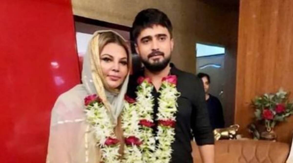 Rakhi Sawants husband Adil Durrani in custody of Karnataka Police Bangalore News bilde