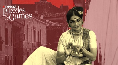 Express News Quiz Imagem principal: A dançarina Mohiniattam Kanak Rele posa em um cenário de edifícios históricos em Veneza.