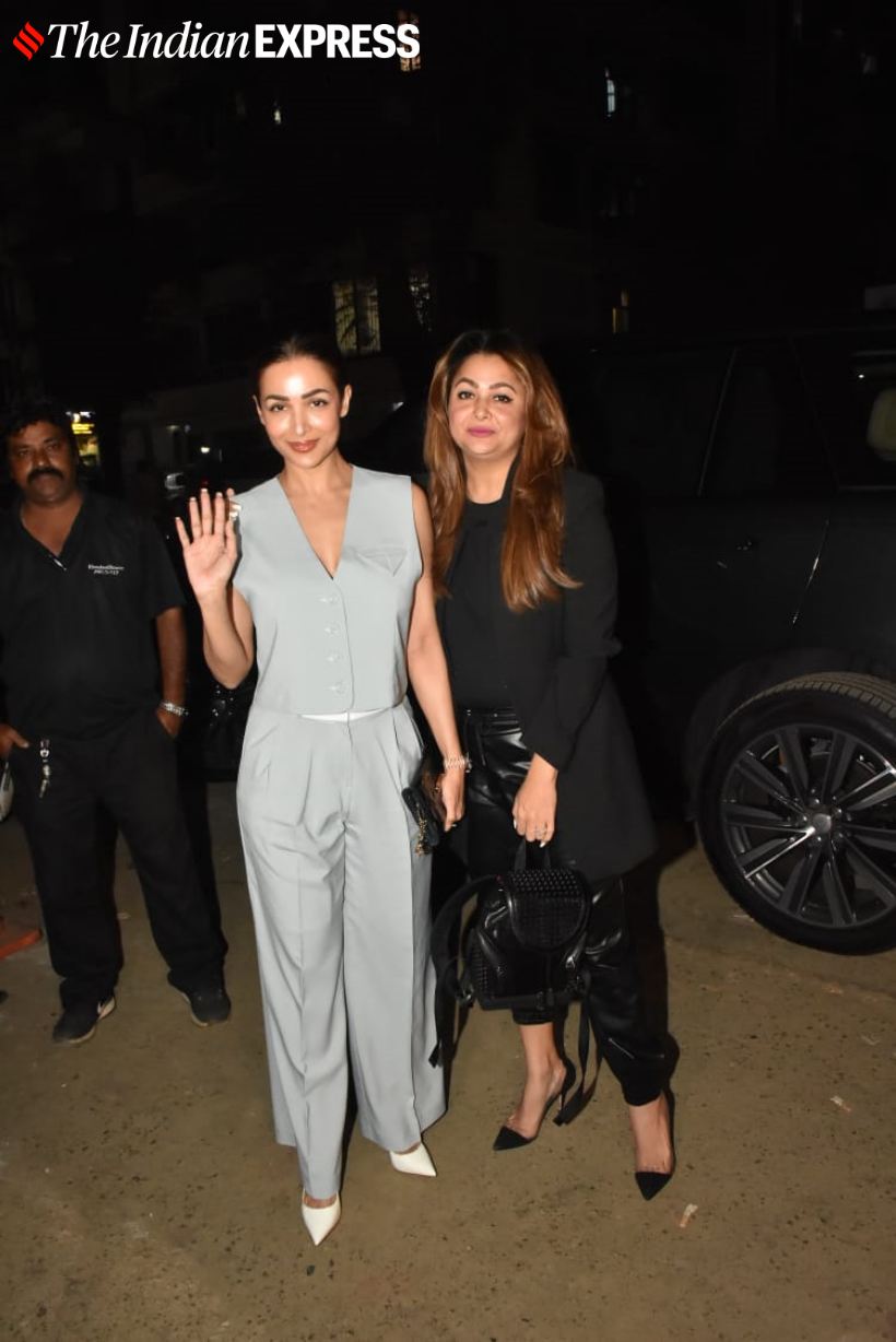 Kareena Kapoor’s Night Out With Malaika Arora, Amrita Arora And Manish ...