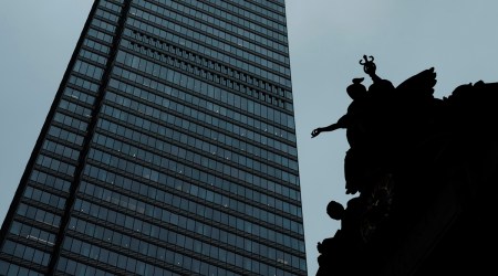 The 77-story One Vanderbilt, which has a power plant capable of generating as much energy as six football fields of solar panels, beside Grand Central Station in New York, Dec. 5, 2022. One Vanderbilt is built to be especially climate friendly, but the design landscape is changing so quickly that some features are now yesterdayÕs news. (Karsten Moran/The New York Times)