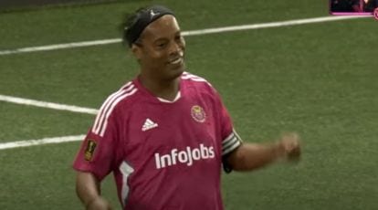 Watch: Ronaldinho makes his debut for Porcinos FC in Gerard Pique's King's  League