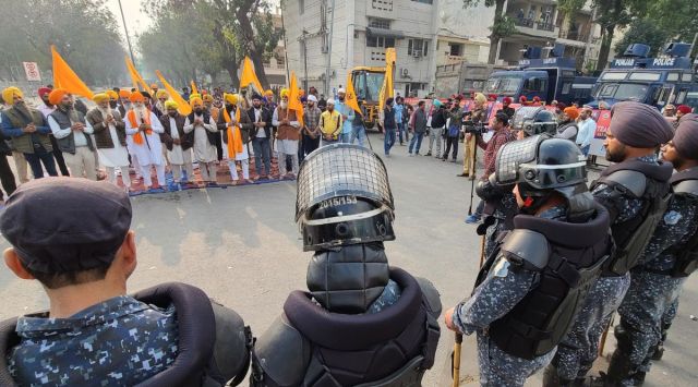  ChandigarhPolice refused entry to 5- a member delegation of "Qaumi Insaf Morcha", and a 31-member delegation was also refused entry, on Saturday, February 11, 2023. Express photo by Jasbir Malhi 