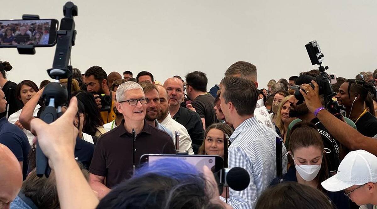 ISS urges Apple shareholders to vote for CEO Tim Cook, other execs’ pay