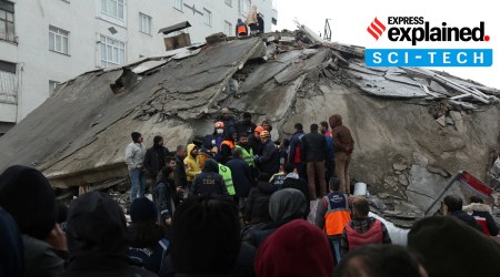 Rescuers search for survivors under the rubble following an earthquake in Diyarbakir, Turkey February 6, 2023. (Photo: Reuters/Sertac Kayar)
