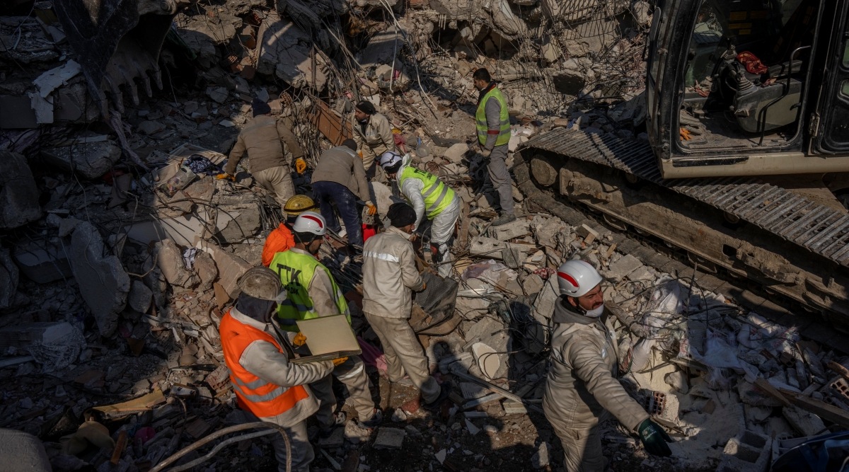 Search for earthquake survivors enters final hours in Turkey World