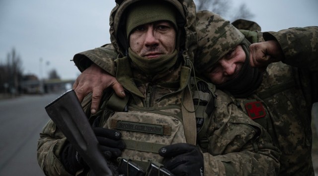 Outnumbered and worn out, Ukrainians in east brace for Russian assault ...