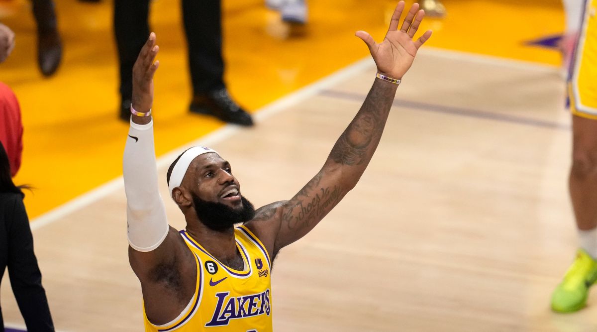 Which Version Of The LeBron James Was Best: Comparing LeBron James In  Miami, Cleveland, And Los Angeles - Fadeaway World