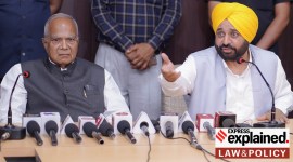 Chief Minister Bhagwant Mann (R) with Governor Banwarilal Purohit (L) during an earlier meeting in Fazilka, Punjab. (Express photo by Gurmeet Singh)