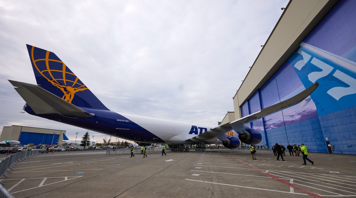 Boeing Bids Farewell To An Icon, Delivers Last 747 Jumbo Jet | World ...