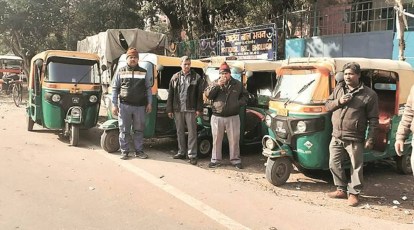 Delhi auto, taxi drivers asked to wear uniform, warned of heavy