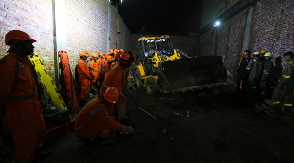 Roof Of Under Construction Building Collapses In Ghaziabad, 2 Labourers ...