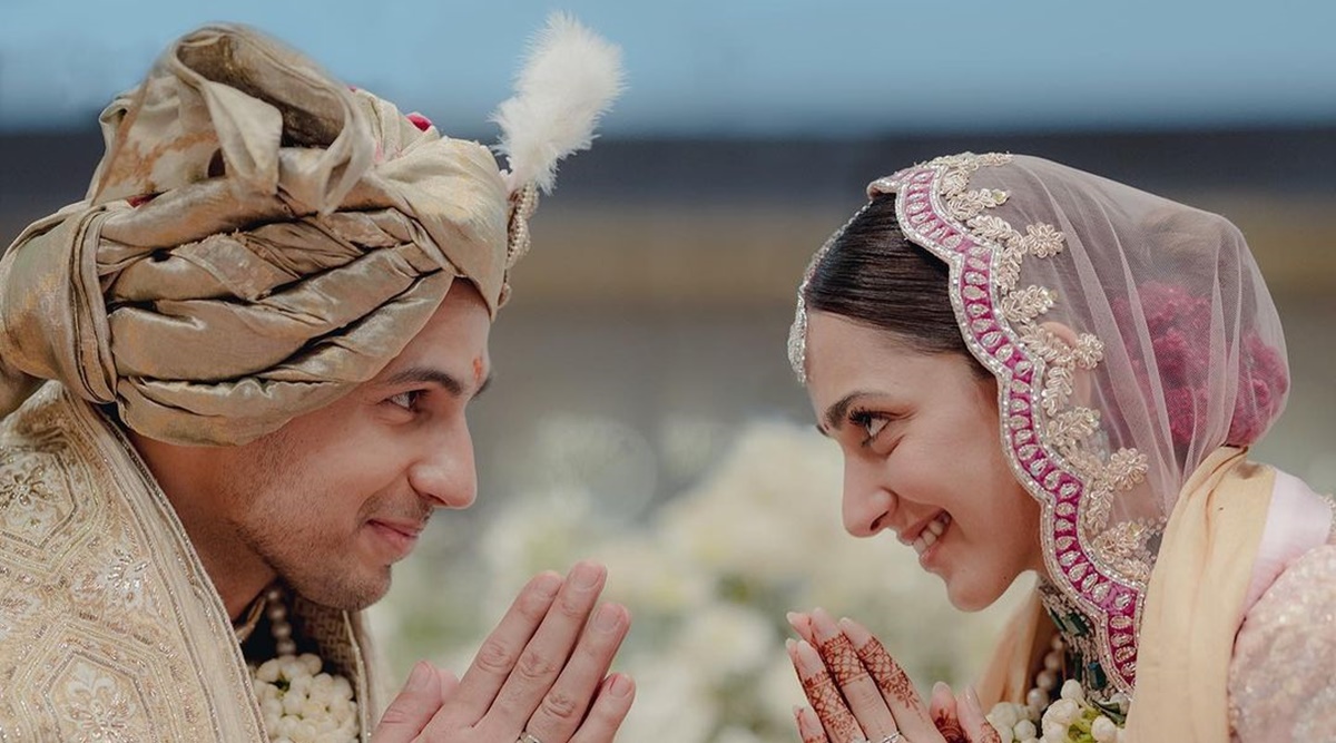 Kiara Advani and Sidharth Malhotras first wedding photos have a Shershaah connect Humari permanent booking ho gayi Bollywood News image