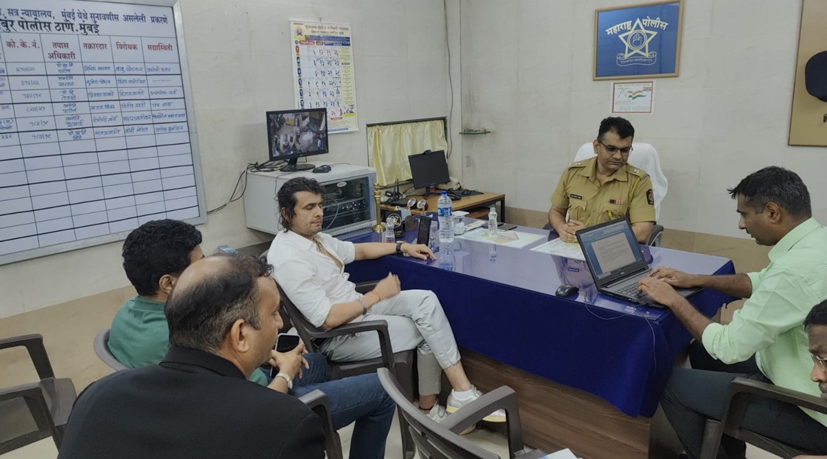 Sonu Nigam at Chembur police station (Express)