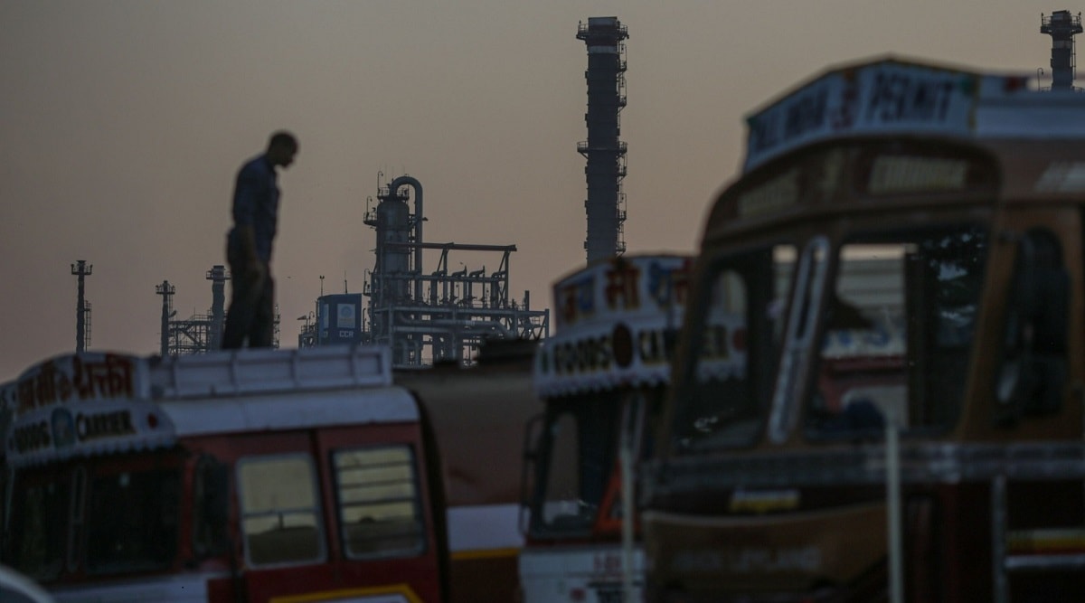India’s soaring Russian oil imports render rupee trade futile
