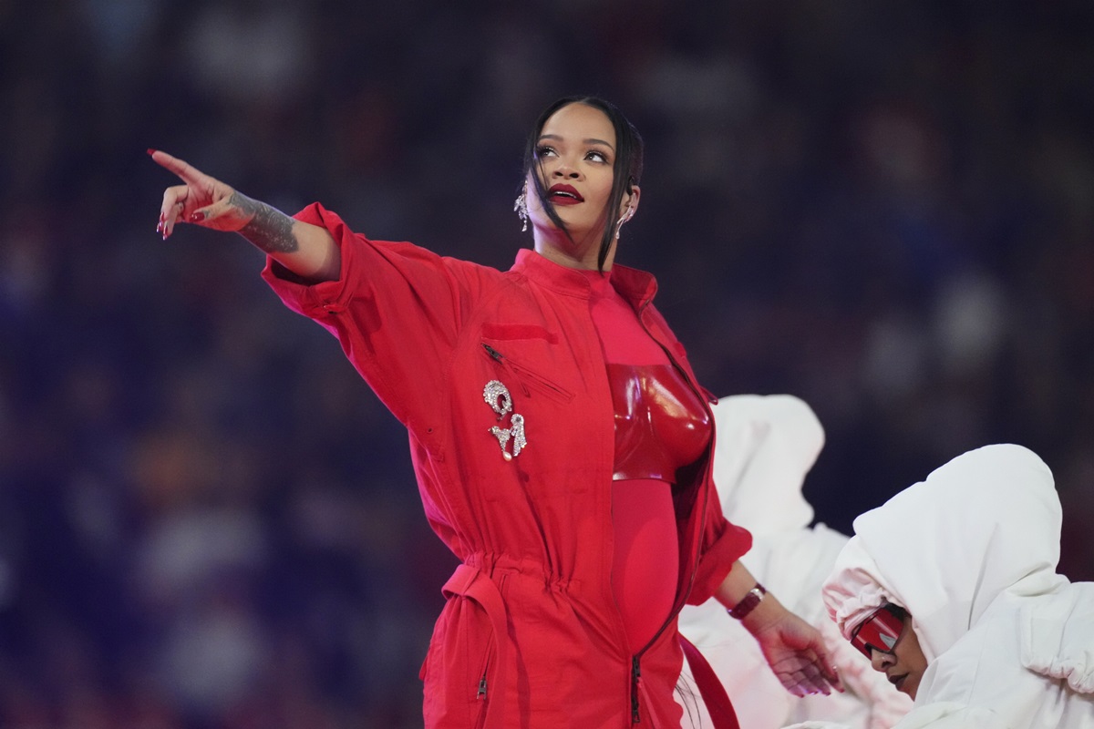Rihanna honors André Leon Talley with Super Bowl 2023 halftime look