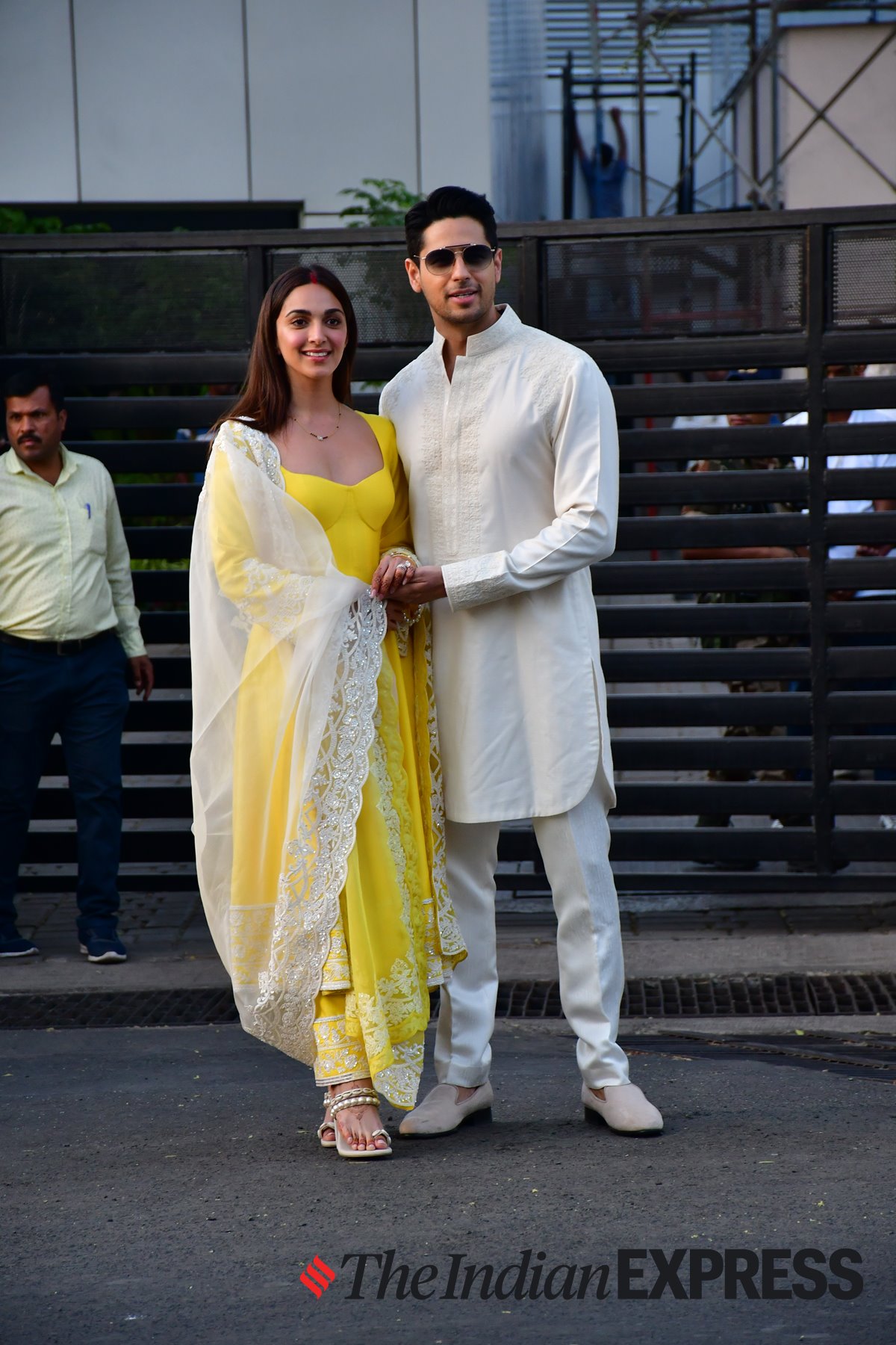 Actress Kiara Advani Wearing White Yellow Dress Shawl Standing In Wall  Background Girls, HD wallpaper | Peakpx