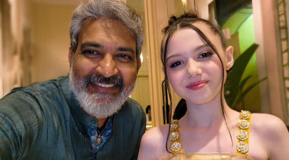 RRR director SS Rajamouli is all smiles as he takes selfie with ...