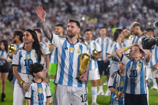 Soccer-Messi leads Argentina win over Panama in first game as
