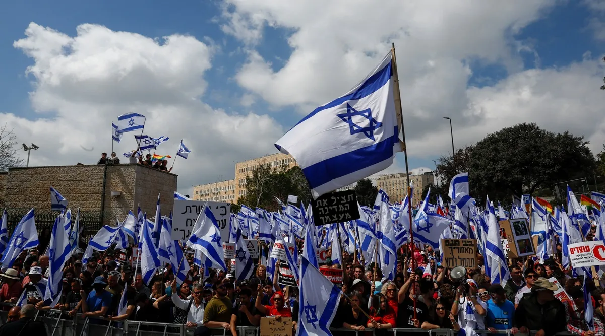 Israeli government in chaos as judicial reform plans draw mass protests