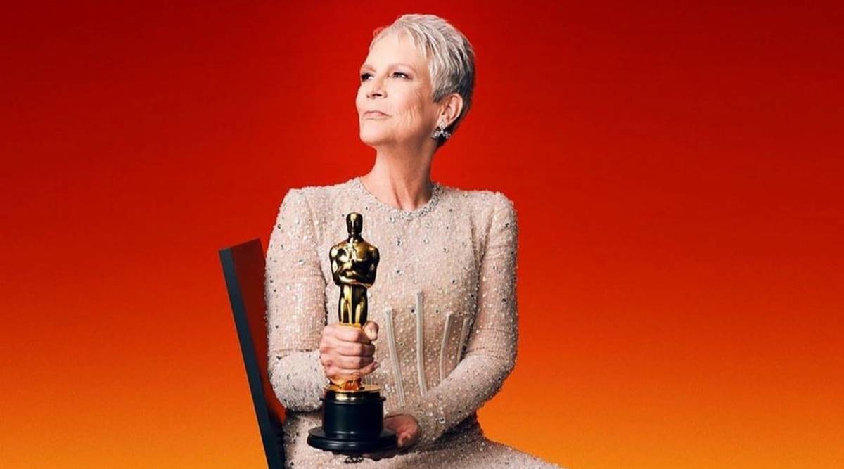 Jamie Lee Curtis gives her Oscar statue they/them pronouns in support(00)