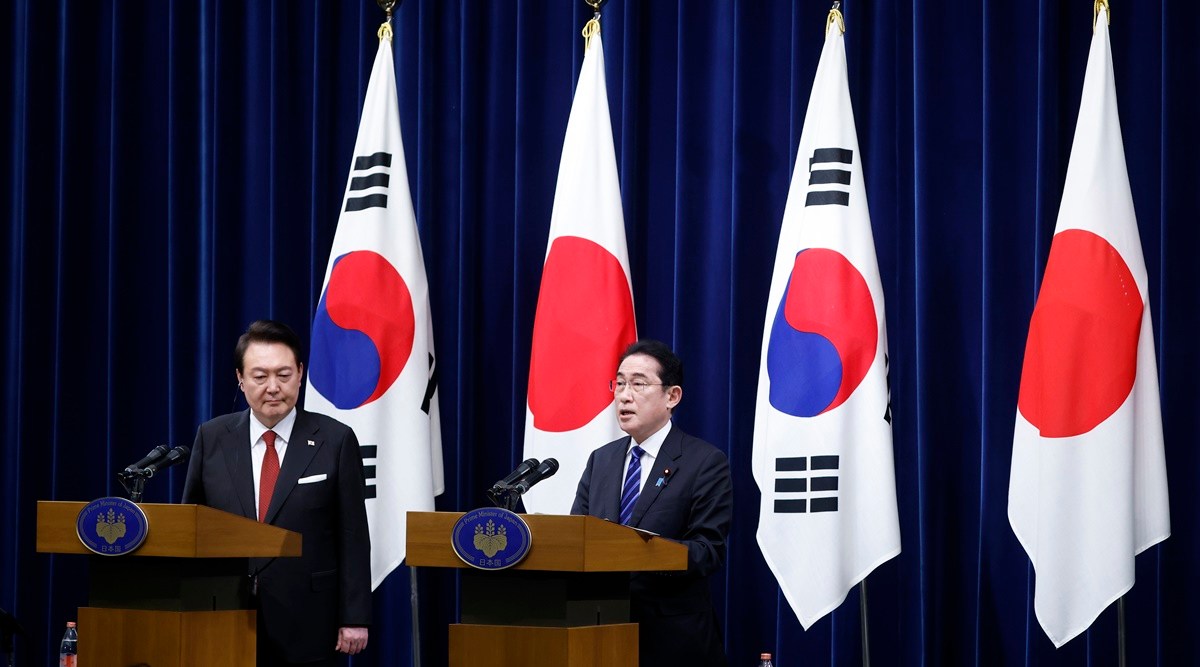 Japan, South Korea renew ties at Tokyo summit | World News - The Indian ...