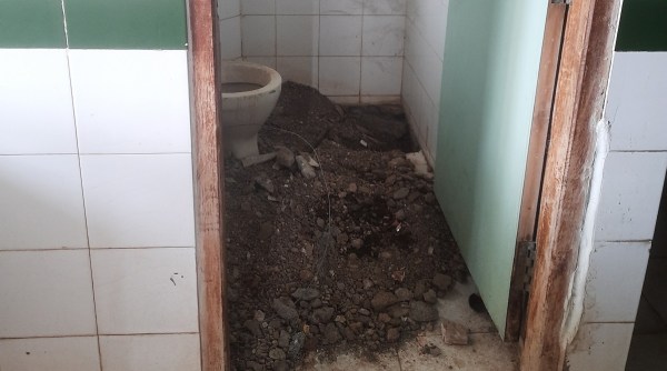 Looking for a clean public toilet in Mumbai