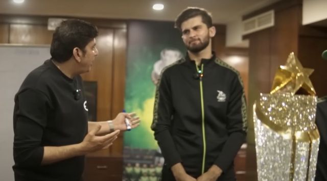 WATCH: Lahore Qalandars gift residential plots and iPhones to players ...