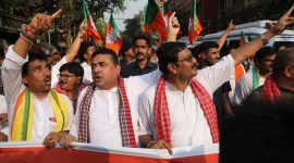 Suvendu leads BJP protest over dues to potato farmers