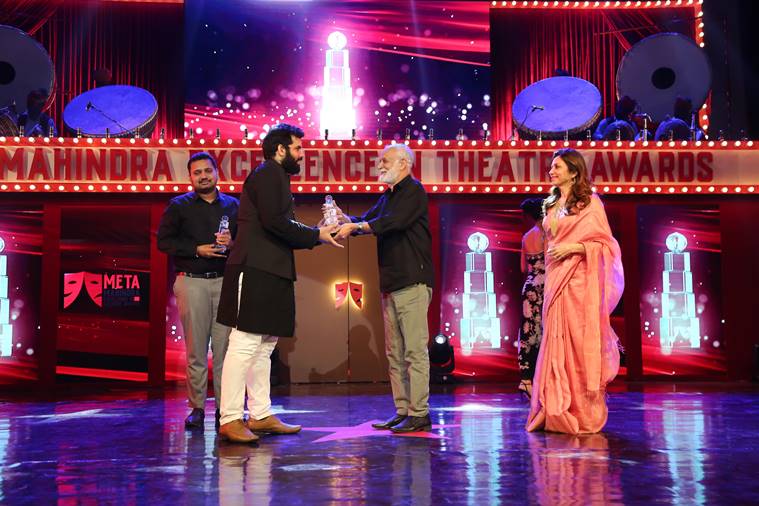 Lillete Dubey and M.K Raina presented the award for best original script to Chirag Khandelwal & Arvind Charan for Hunkaro