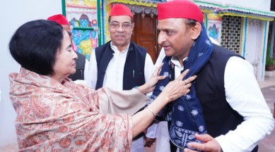 Mamata Banerjee Akhilesh Yadav meet