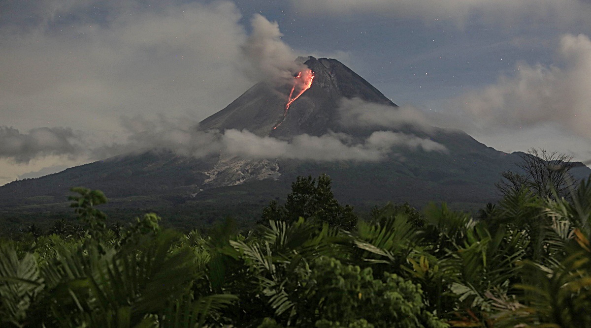 Mount Merapi volcano erupts, spews hot clouds and ash in Indonesia ...