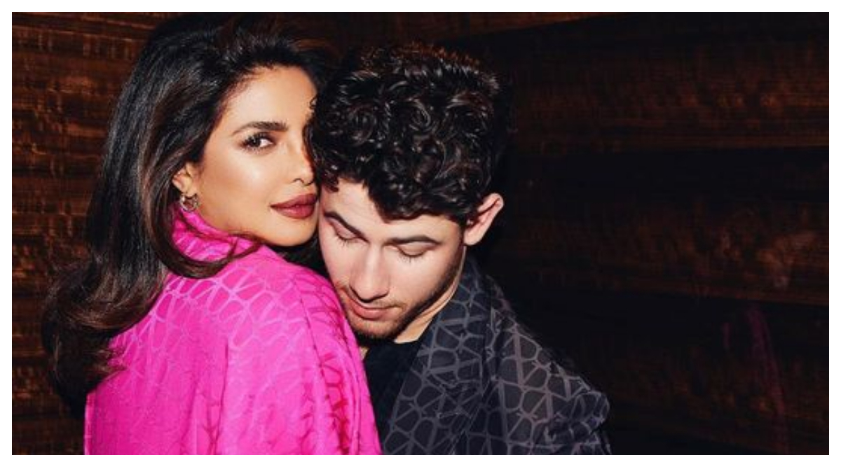 Priyanka Chopra says she never looked into Nick Jonas' previous  relationships: 'I don't read my book backwards' | Entertainment News,The  Indian Express