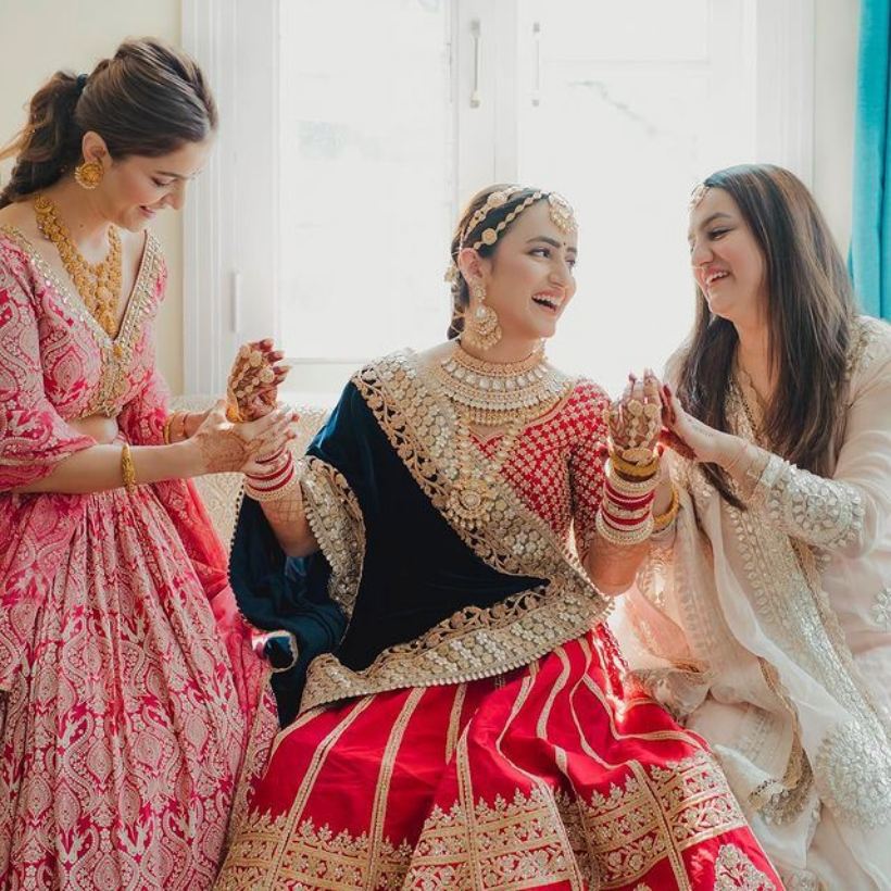 What Indian dress can I wear for my elder sister's wedding? - Quora