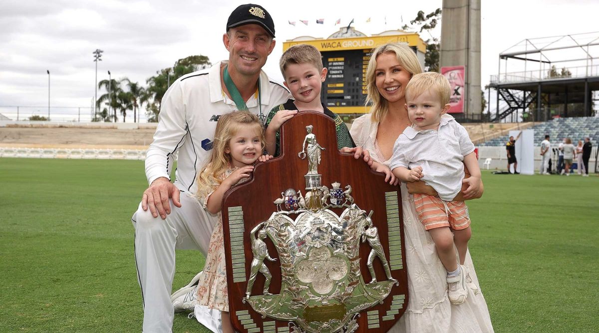 Shaun Marsh with his family after playing his last match for the Western Australia. (Twitter/Cricket Australia) 