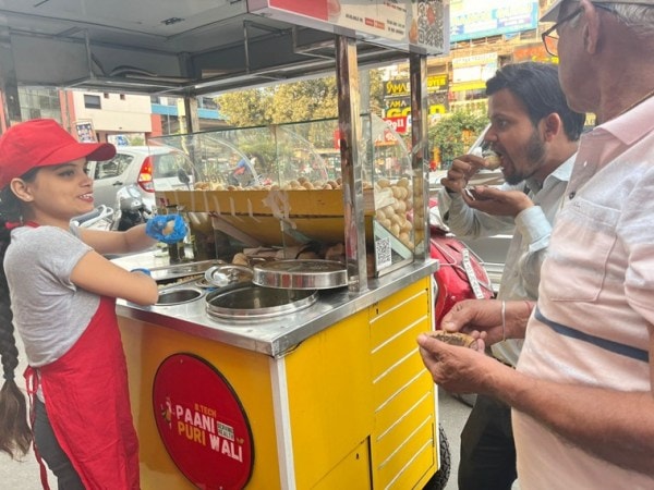 Delhi Btach pani puri wali